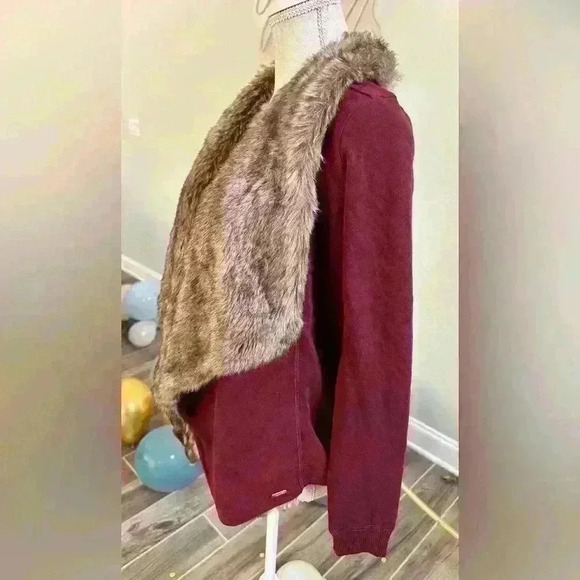HOLLISTER Faux Fur Burgundy Open Front Cardigan Wrap size XSmall - Picture 3 of 7